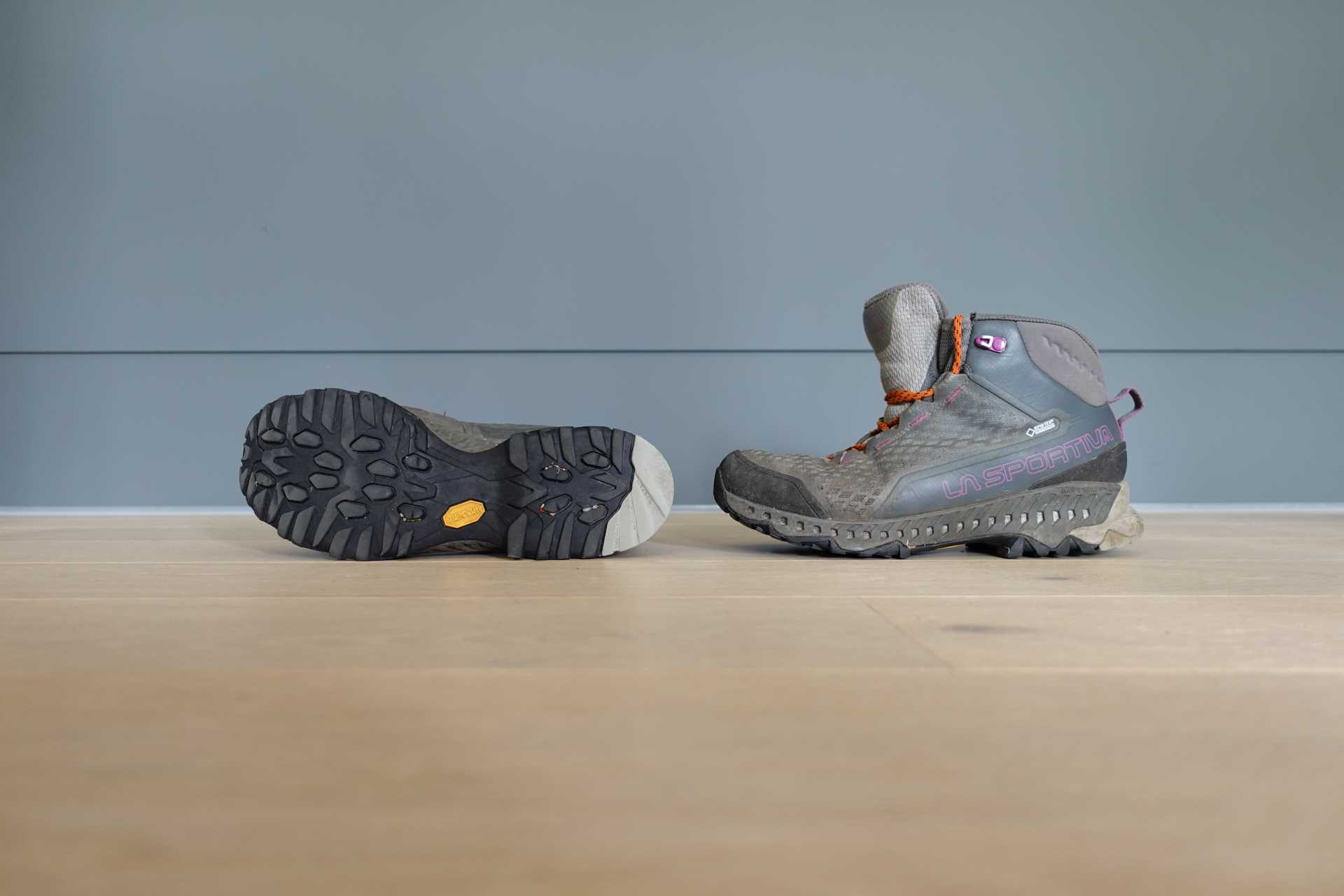 Lasportiva Stream halvhøye forede fjellsko i kunstfiber med membran. De har myk såle, middels grep og noe beskyttelse.